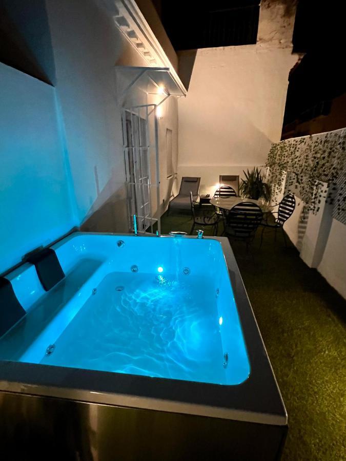 Downtown Apartment With Private Terrace & Jacuzzi Σεβίλλη Εξωτερικό φωτογραφία